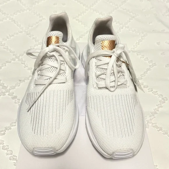 Adidas Swift Run sneakers - Picture 2 of 5